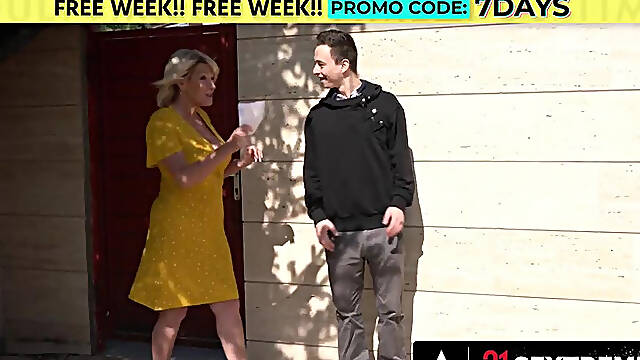 Sexy Granny gets Her Old Pussy Banged by Her Neighbor