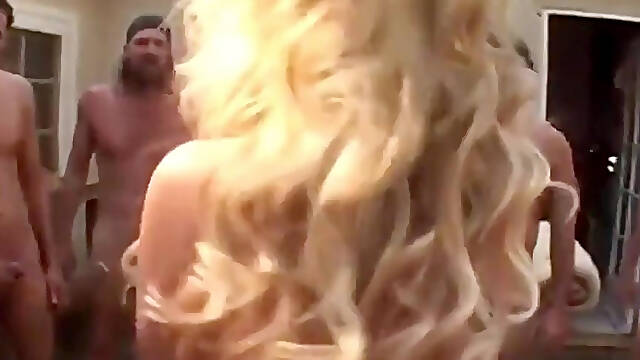 Hillary Scott Goes Airtight