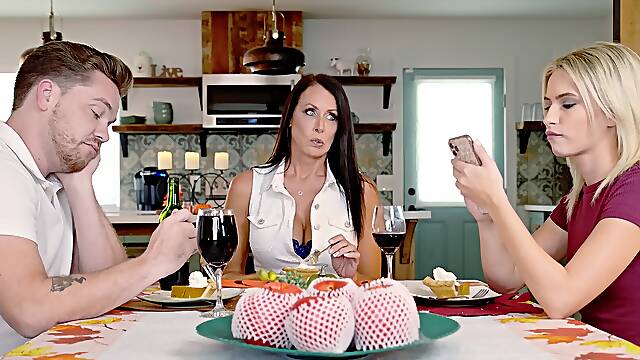 The best threesome sex with Reagan Foxx, Kyle Mason, and Kiara Cole on the bed