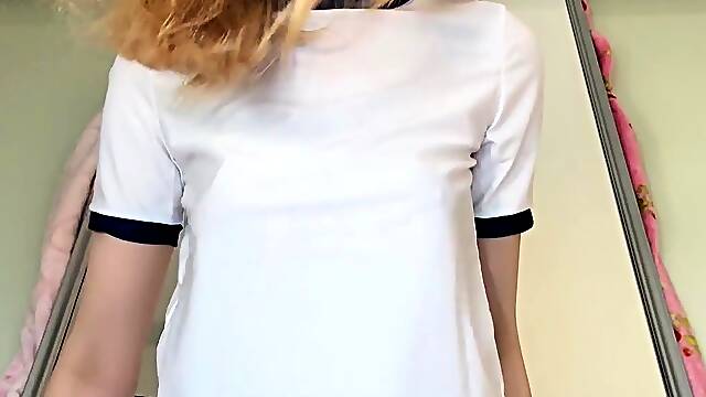 Blonde solo toying