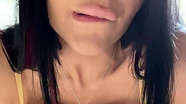 Cheep looking amateur milf brunette Vannah