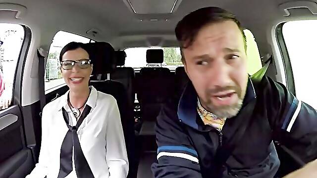 Dollish doxie - big tits video - Deutschland Porno