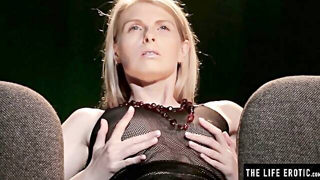 Maman Mouille Orgasme, Branler Au Cinema, Cinema Sex Hard
