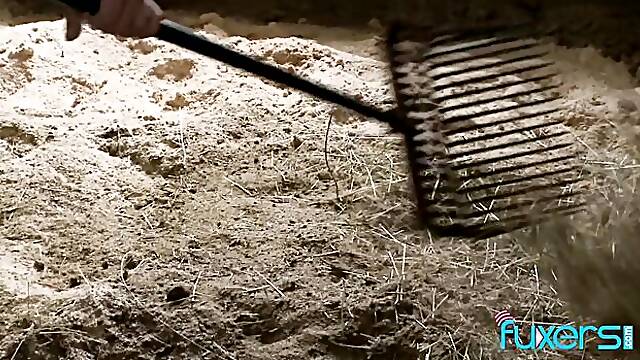 In Cascina, Sesso In Fattoria, Piegata E Scopata, Azienda Agricola