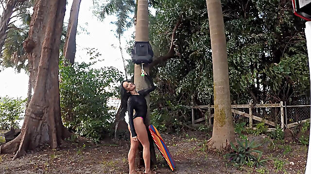 Slut Valerie Vixen tasted a strangers dick