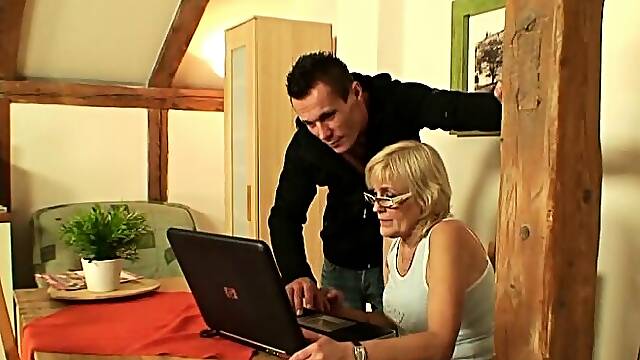 He fucks porn-loving old granny