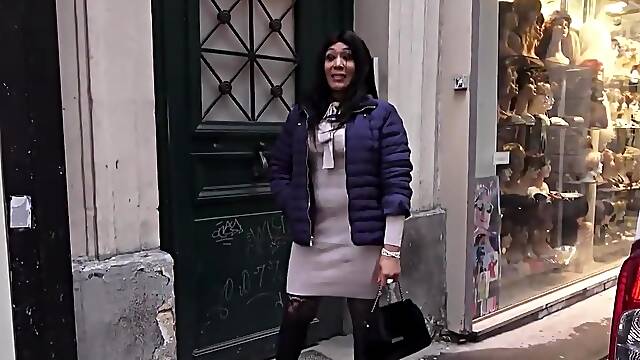 Lala, Elise And Marta - Maman A Un Amant (2020)