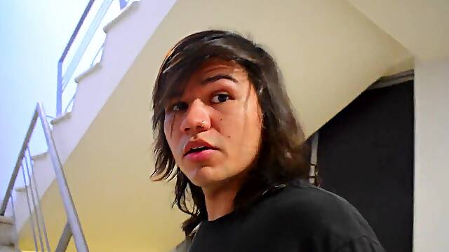 HOUSEWIFE GETS FUCKED BY ELECTRICIAN TO BE REWARDED