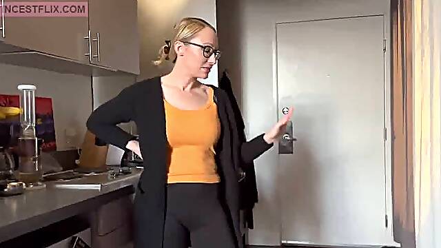 Crystal Clark - Mom Helps Me Move For College 3_