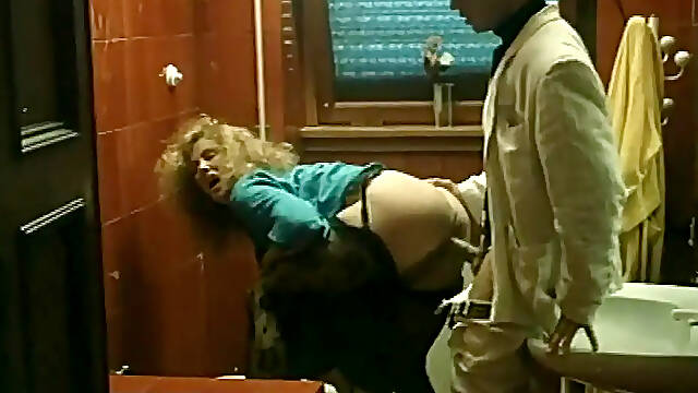 Italian MILF Marina la Calda gets best blowjob