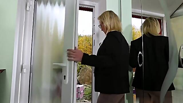 Sasha Steele And Amirah Adara - The Warmest Welcome