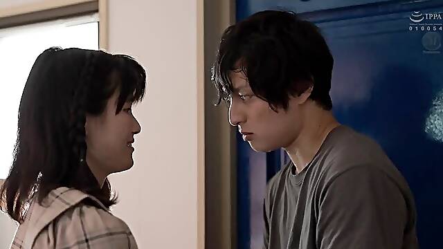 Japanese big ass babe gets fucked hard by a young man
