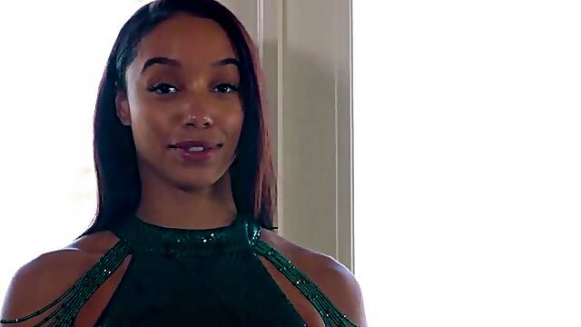 Small Black Playgirl Seduces Hot mother Id like to fuck