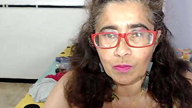 C2C masturbation with dirty hairy mature