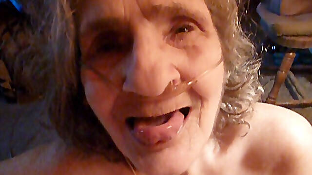 I need help gals we can suck &amp; mouth fuck my husbands cock together we have to share his cum