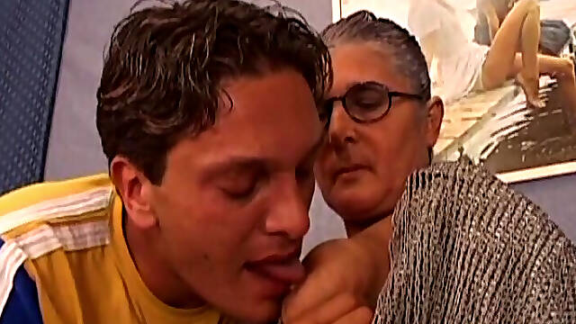 Horny French granny fucked in asshole before a creampie