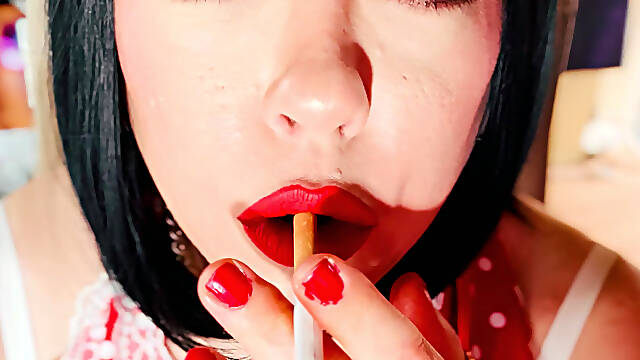Smoking Instructions From Your Smoking Queen, Tina Snua. Smoke With Me - Dangles Drifting Snap Inhales