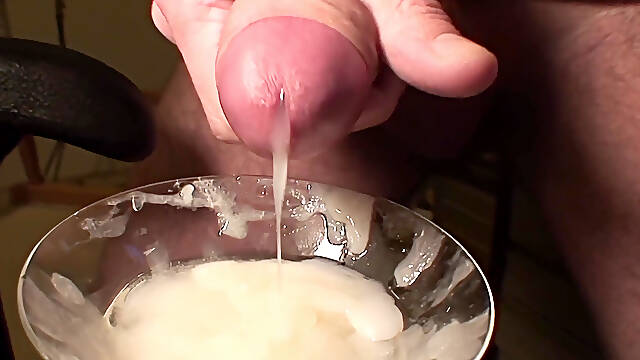 Extreme Cum Eating
