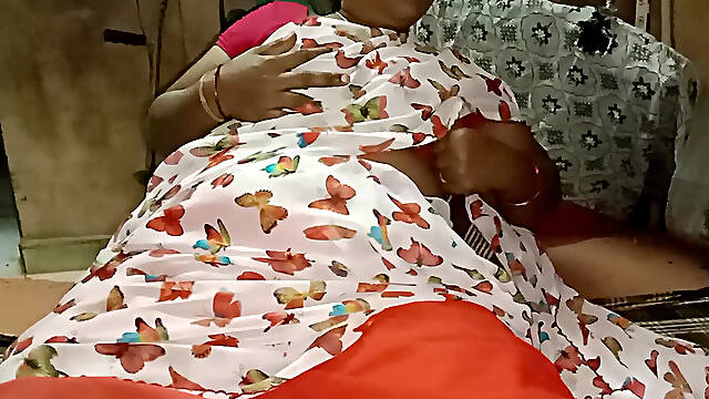 My wife spreads her pussy in front of her husband and shows him how delicious it is.
