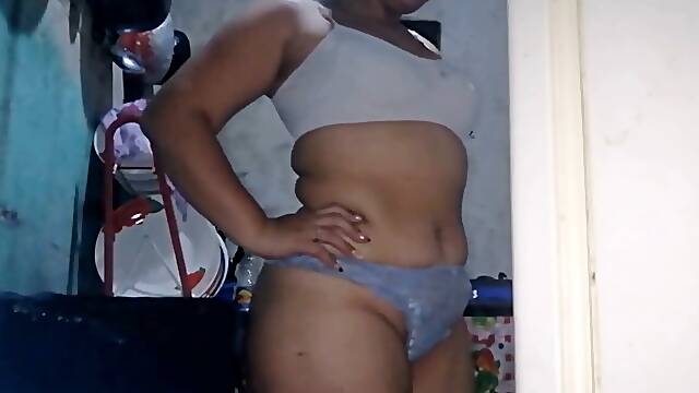Curvy Mexican brunette seduces her repulsive stepfather
