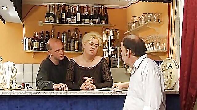 Bionda Fatto In Casa, Matura Alla Pecorina, Mature Sculacciate E Scopate