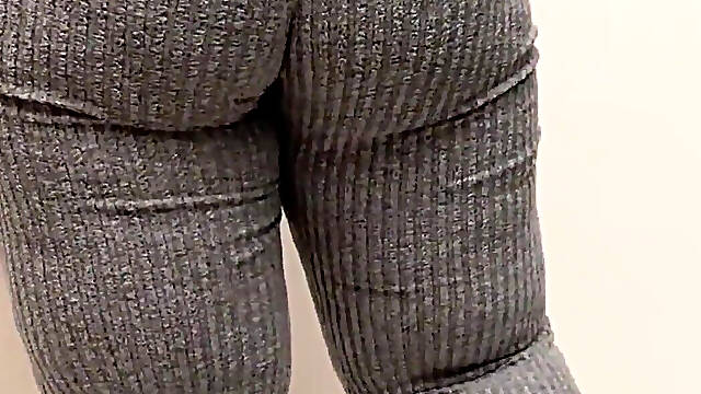 My MILF Stepmom Cleaning and Bouncing Her Beautiful Ass in Yoga Pants