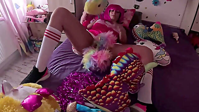 MILF Cheerleader Tease. Pink Uniform, Lollipop Play and Messy Bedroom Fantasy